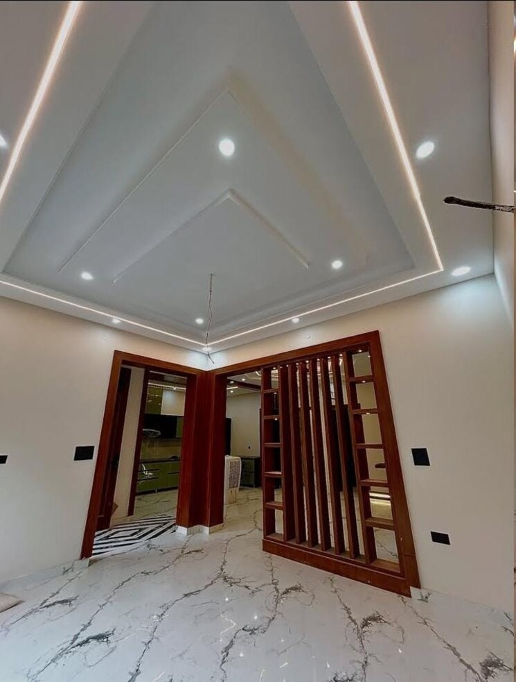 Room, sector 29 3.5 Bedroom 2700 Sq.Ft. Builder Floor In Sector 29 Faridabad 8879448