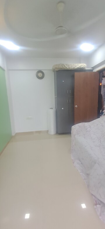 Furnished Amenities in 2 BHK Apartment at Liberty Garden, Malad West – for Rent