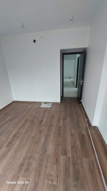 Room in 3 BHK Apartment at Jyoti Sukriti, Goregaon East – for Rent
