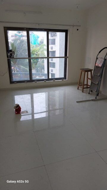 Room in 3 BHK Apartment at Jyoti Sukriti, Goregaon East – for Rent
