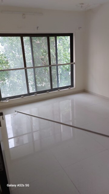Room in 3 BHK Apartment at Jyoti Sukriti, Goregaon East – for Rent