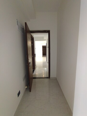 Furnished Amenities in 2 BHK Apartment at Powai – for Rent