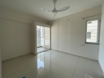 Room in 2 BHK Apartment at Yashwin Orizzonte, Kharadi – for Rent