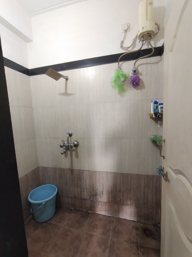 Bathroom, sapphire-lakeside 1 Bedroom 500 Sq.Ft. Apartment In Powai Mumbai 8879710