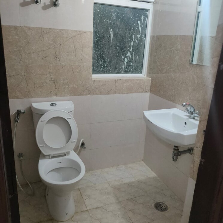 Bathroom, amrapali-leisure-park 2 Bedroom 845 Sq.Ft. Apartment In Amrapali Leisure Valley Greater Noida 8879740
