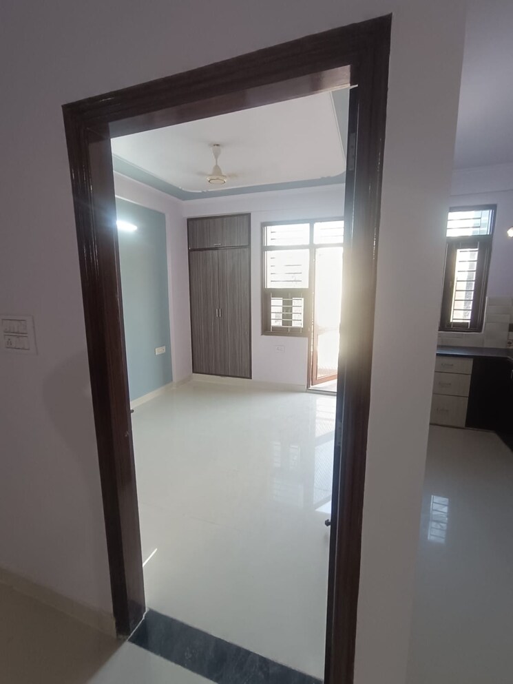 Room, chhatikara 1 Bedroom 595 Sq.Ft. Apartment In Chhatikara Vrindavan 8879850