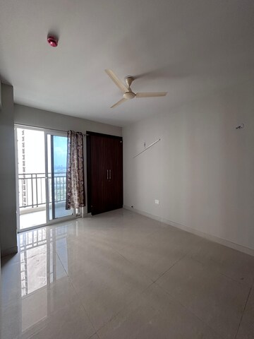 2 BHK Apartment For Rent in Eldeco Live By The Greens, Sector 150
