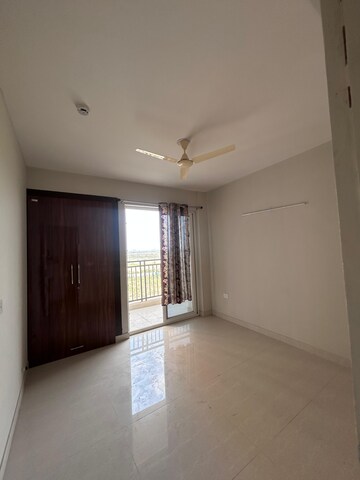 Room in 2 BHK Apartment at Eldeco Live By The Greens, Sector 150 – for Rent