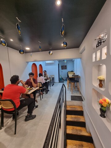Team Area in  Shop at Ghatkopar East – for Sale