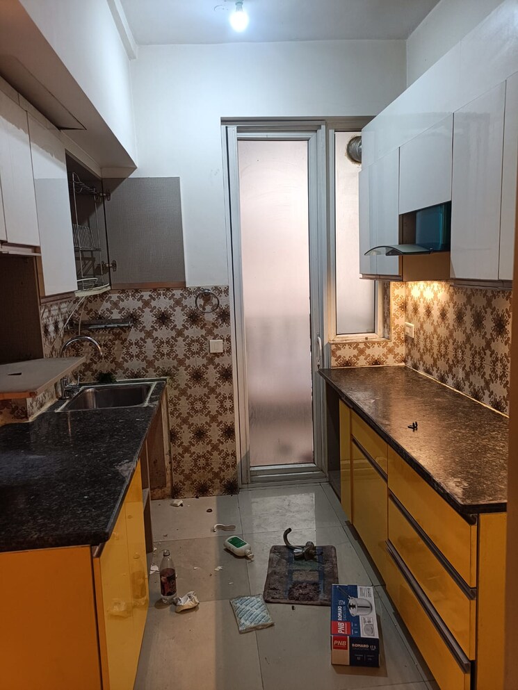 Living Room, emaar-palm-hills 3 Bedroom 1450 Sq.Ft. Apartment In Sector 77 Gurgaon 8879992