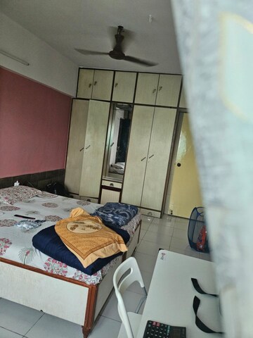 Master Bedroom in 2 BHK Apartment at Mulund East – for Rent