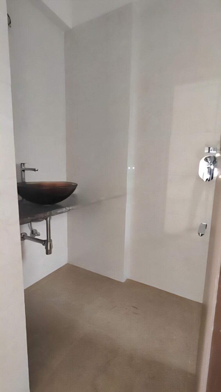 Bathroom, andheri west 3 Bedroom 900 Sq.Ft. Apartment In Andheri West Mumbai 8880271