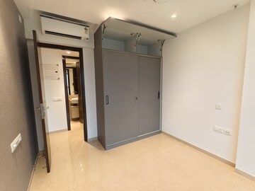 Room in 1 BHK Apartment at Hiranandani Highland, Powai – for Rent