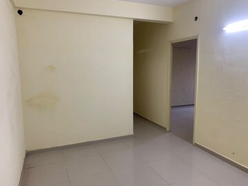2 BHK Apartment For Rent in Pyramid Pride, Sector 76