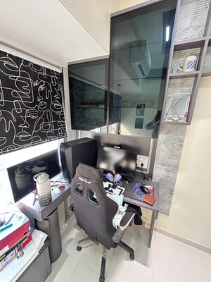 Master Bedroom in 4 BHK Apartment at Globe Paradise, Dombivli East – for Sale