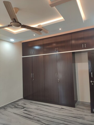Bedroom in 3 BHK Builder Floor at Kondapur – for Rent