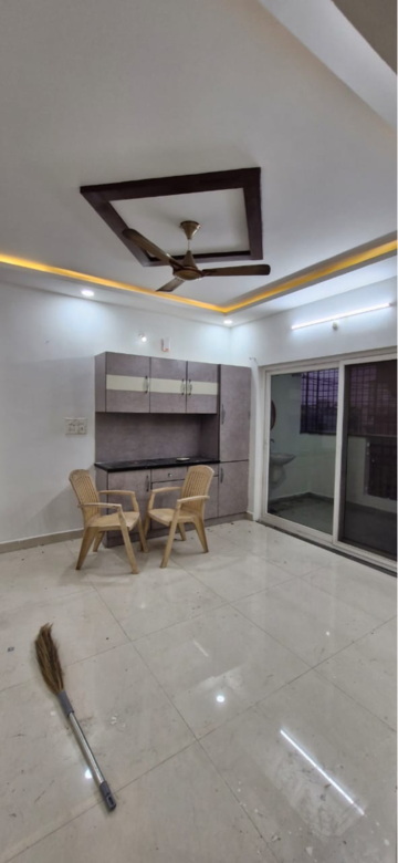 Room in 3 BHK Builder Floor at Kondapur – for Rent