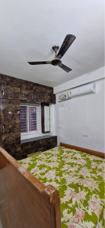 Room in 3 BHK Builder Floor at Kondapur – for Rent