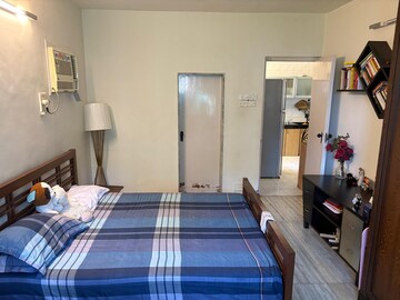 Bedroom in 2 BHK Apartment at K Raheja Palm Spring, Malad West – for Rent