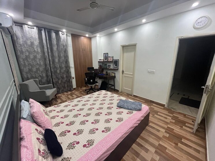 Bedroom, mahagun-mezzaria 3 Bedroom 2500 Sq.Ft. Apartment In Sector 78 Noida 8880335