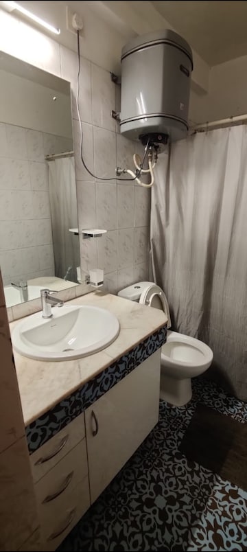 Bathroom in 3 BHK Apartment at Prestige Elgin, Richmond Town – for Rent