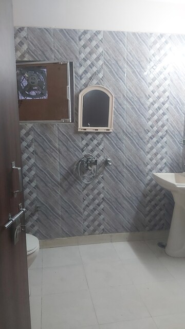 Attached Bathroom in 3.5 BHK Apartment at Mayur Vihar – for Sale