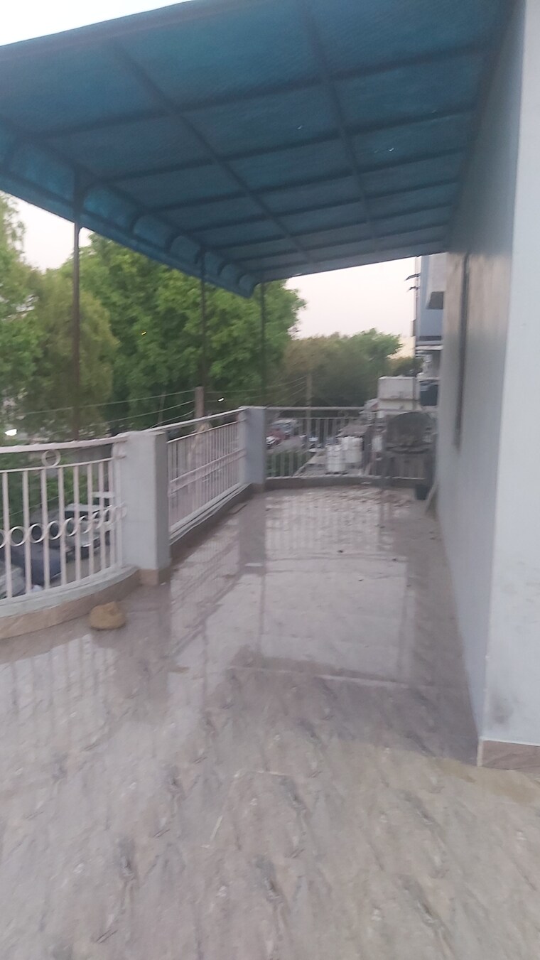 Balcony, mayur vihar 3.5 Bedroom 1450 Sq.Ft. Apartment In Mayur Vihar Delhi 8880402