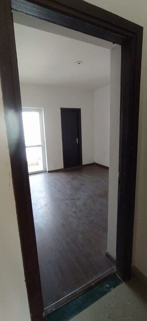 Room in 4 BHK Apartment at BPTP Park Elite Floors, Sector 85 – for Sale