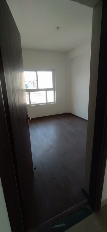 Room in 4 BHK Apartment at BPTP Park Elite Floors, Sector 85 – for Sale