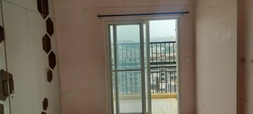 Room in 3 BHK Apartment at Monarch Serenity, Thanisandra Main Road – for Rent