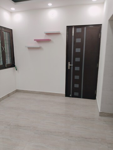 Room in 1.5 BHK Apartment at Sarita Vihar – for Rent
