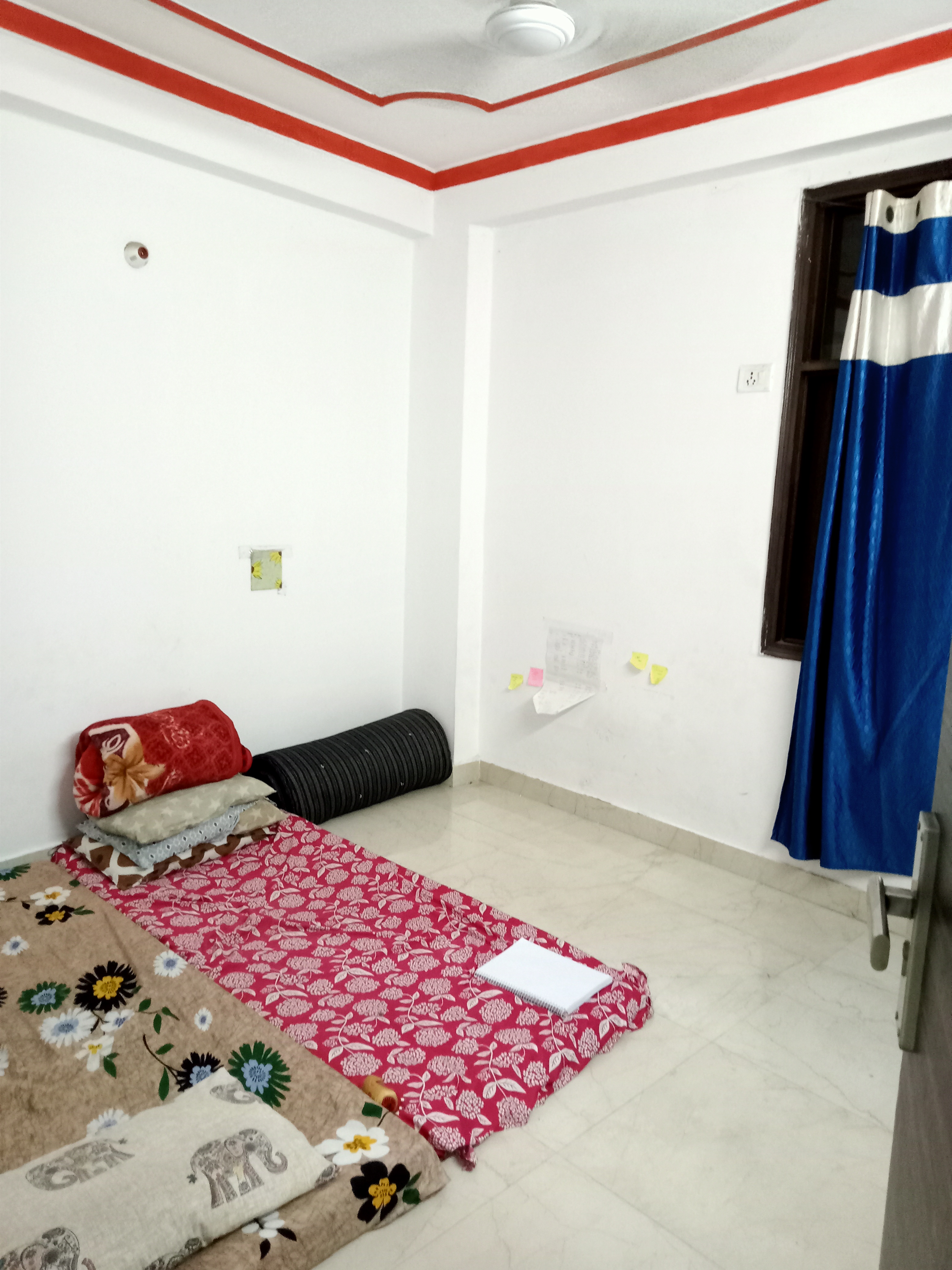 1 RkBuilder Floor For Rent in Paryavaran Complex