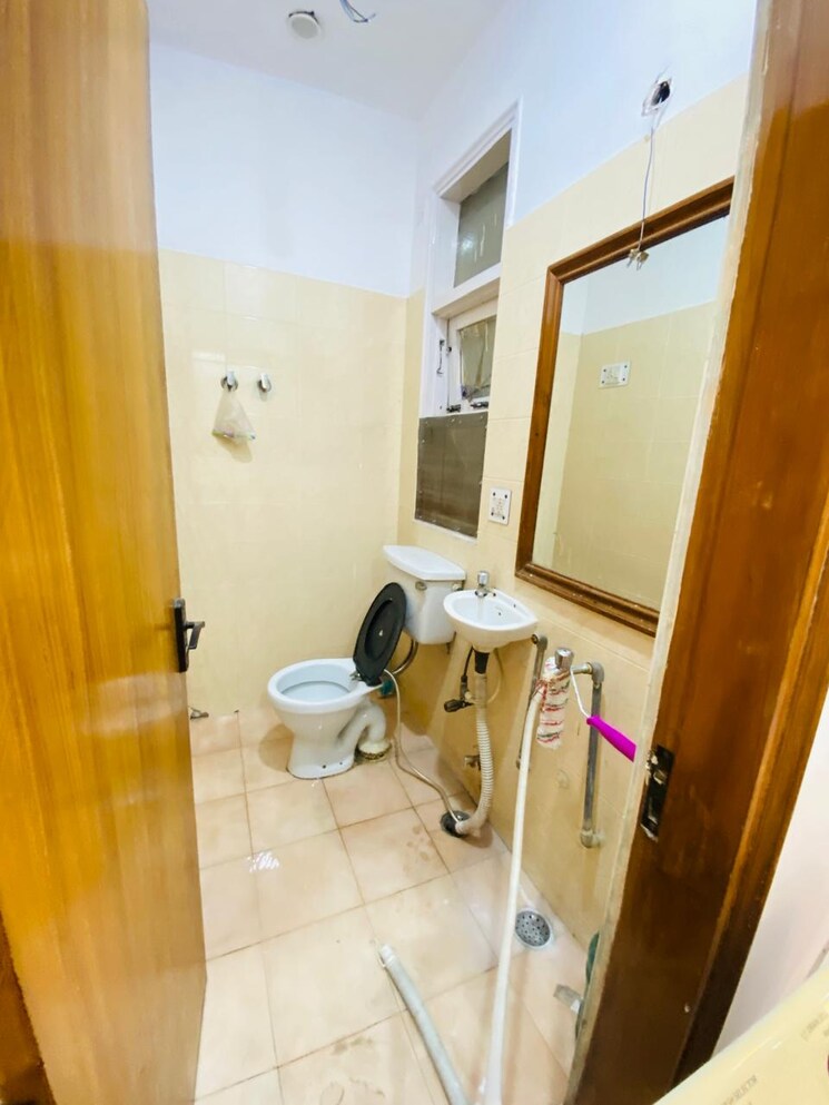 Bathroom, palam-vihar-residents-association 2 Bedroom 1460 Sq.Ft. Builder Floor In Palam Vihar Gurgaon 8880432