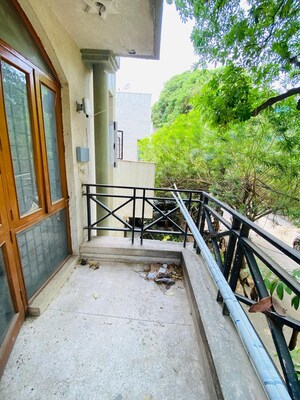 Balcony in 2 BHK Builder Floor at Palam Vihar Residents Association, Palam Vihar – for Sale