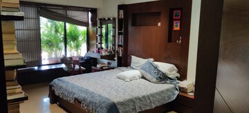 Bedroom in 2 BHK Apartment at Heritage Apartments Bandra, Bandra West – for Rent