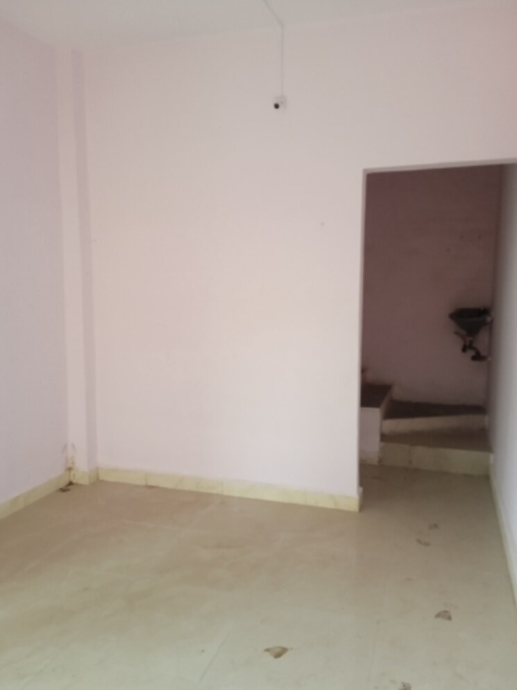 Room, chala 1 Bedroom 650 Sq.Ft. Apartment In Chala Vapi 8880456