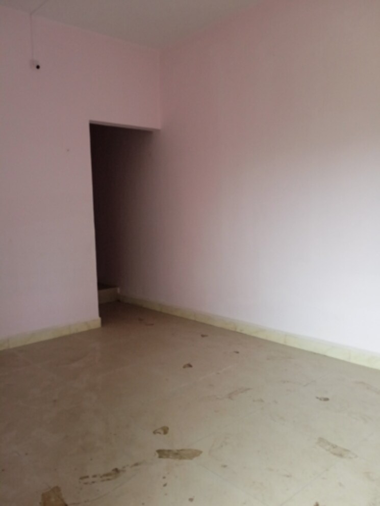 Room, chala 1 Bedroom 650 Sq.Ft. Apartment In Chala Vapi 8880456