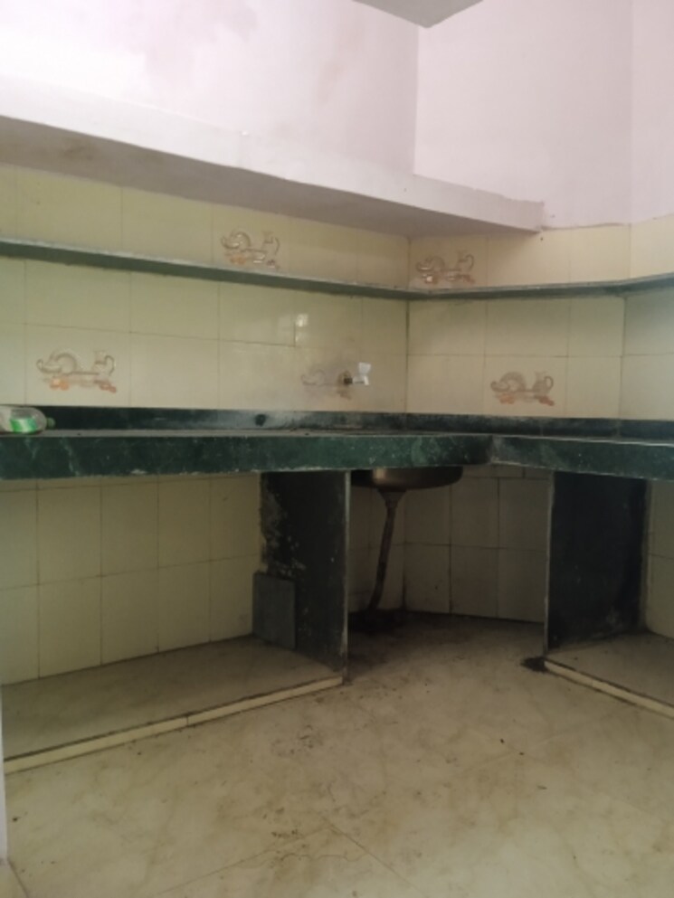 Kitchen, chala 1 Bedroom 650 Sq.Ft. Apartment In Chala Vapi 8880456