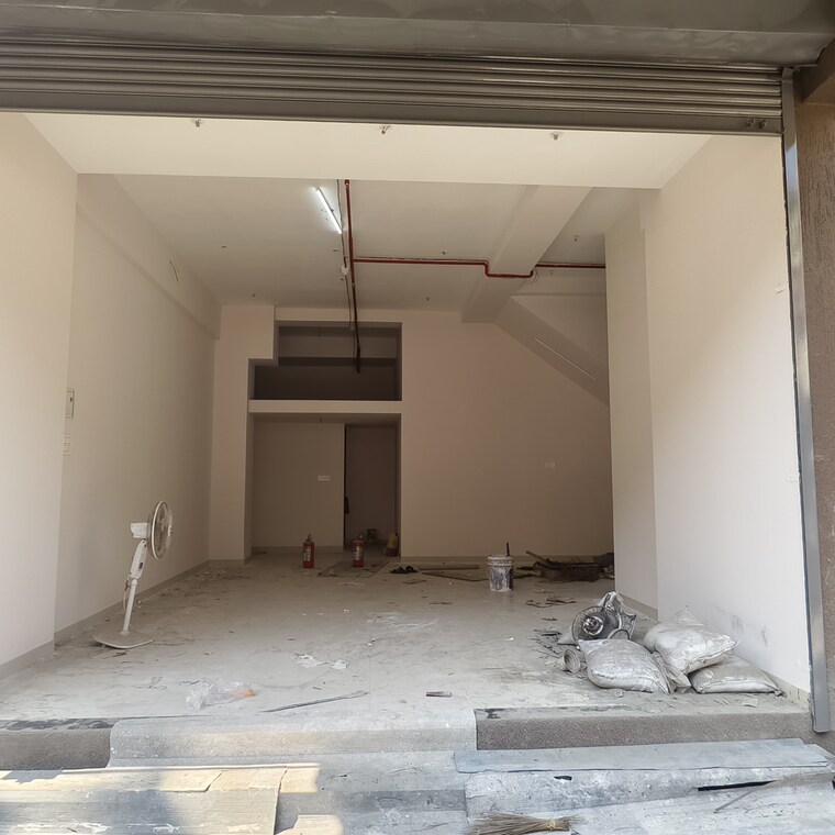 Room, cementers-tavisa Commercial Showroom 1380 Sq.Ft. In Mumbai Western Suburbs Mumbai 8880445