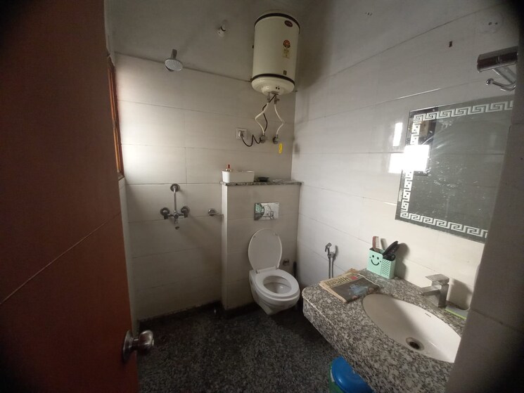 Bathroom, sector 46 1 Bedroom 750 Sq.Ft. Builder Floor In Sector 46 Gurgaon 8880443