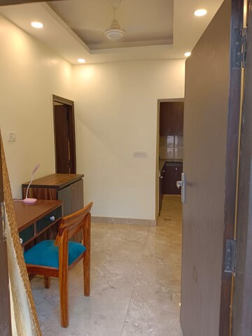 Furnished Amenities in 1 BHK Builder Floor at Lajpat Nagar 4 – for Rent