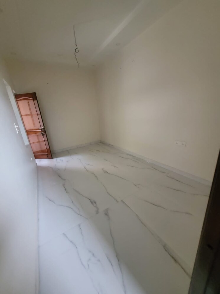 Room, sector 16 3 Bedroom 280 Sq.Ft. Penthouse In Sector 16 Faridabad 8880465