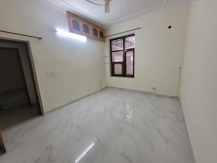 Room, sector 16 3 Bedroom 280 Sq.Ft. Penthouse In Sector 16 Faridabad 8880465