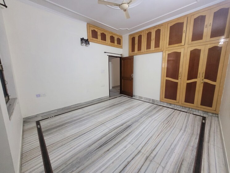 Room, sector 16 3 Bedroom 280 Sq.Ft. Penthouse In Sector 16 Faridabad 8880465