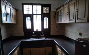 Kitchen in 3 BHK Builder Floor at Sector 40 – for Rent