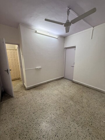 Bedroom in 2 BHK Apartment at Vandana Apartment Malad, Malad West – for Rent