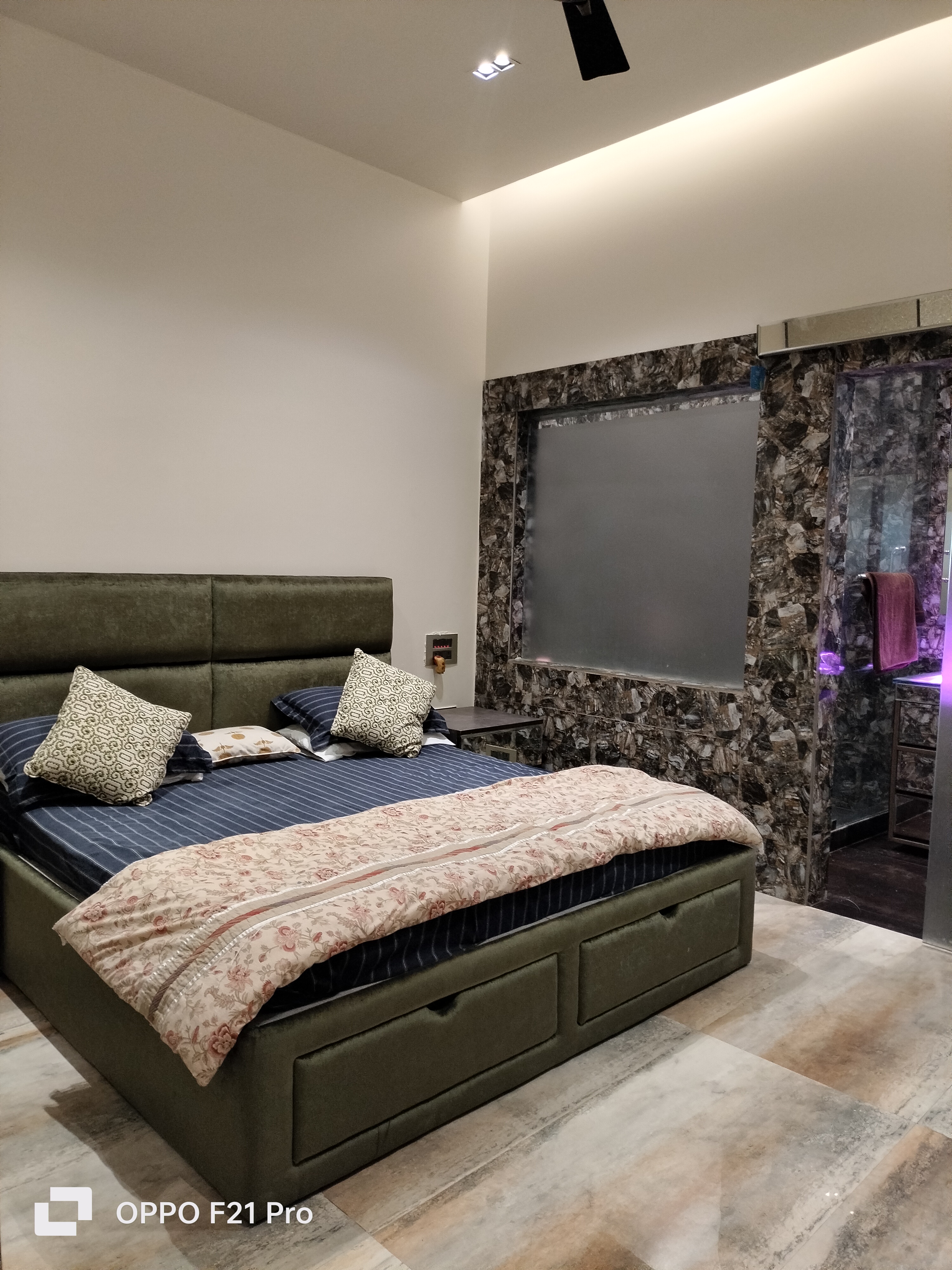 3 BHK + Pooja Room,Servant Room,Study Room,Extra Room Apartment For Rent in Defence Colony