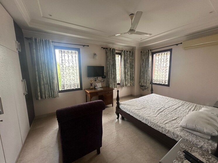 Bedroom, pamposh enclave 3 Bedroom 250 Sq.Yd. Builder Floor In Pamposh Enclave Delhi 8880549