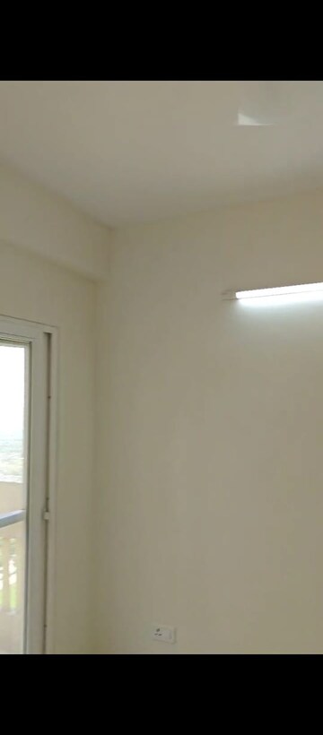 Room in 3.5 BHK Apartment at SVP Gulmohur Greens, Mohan Nagar – for Rent