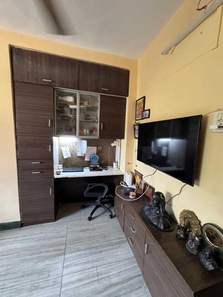  Parking, alhad-chs-dadar 1 Bedroom 500 Sq.Ft. Apartment In Dadar West Mumbai 8880585